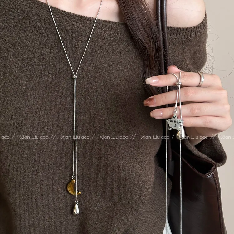 钛钢项链 简约星星月亮吊坠抽拉项链女秋冬小众设计长款毛衣链