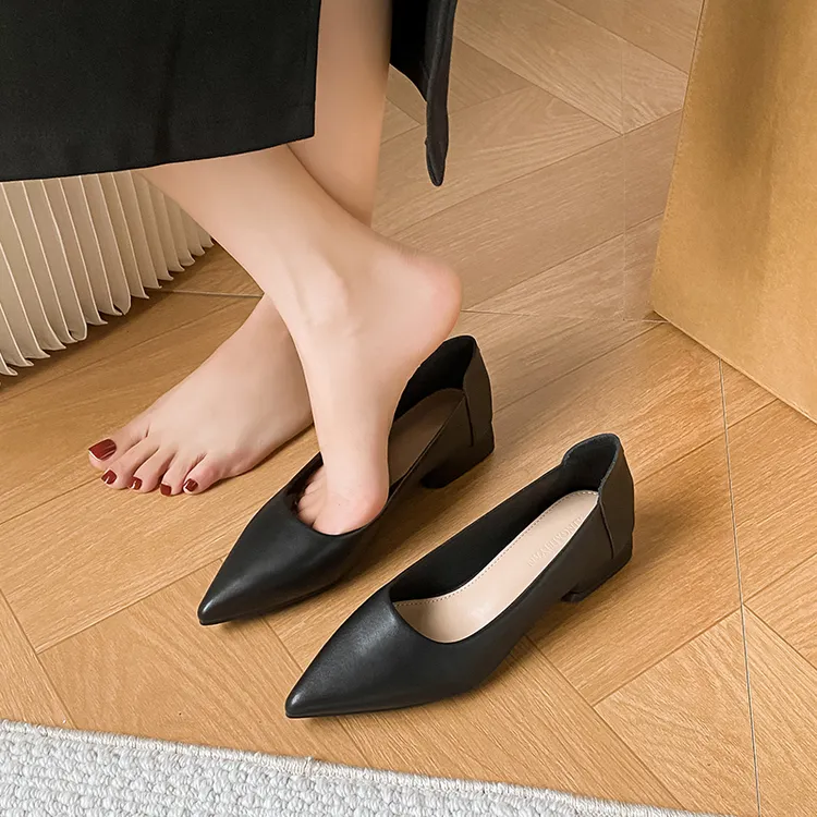牛皮软皮软底工作鞋女黑色2025上班职业鞋久站不累脚尖头平底单鞋