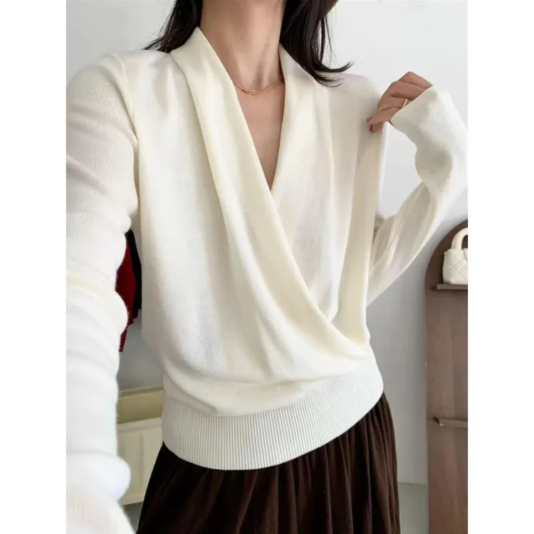 韩系法式交叉领设计软糯针织打底衫气质时尚百搭纯色显瘦长袖女潮