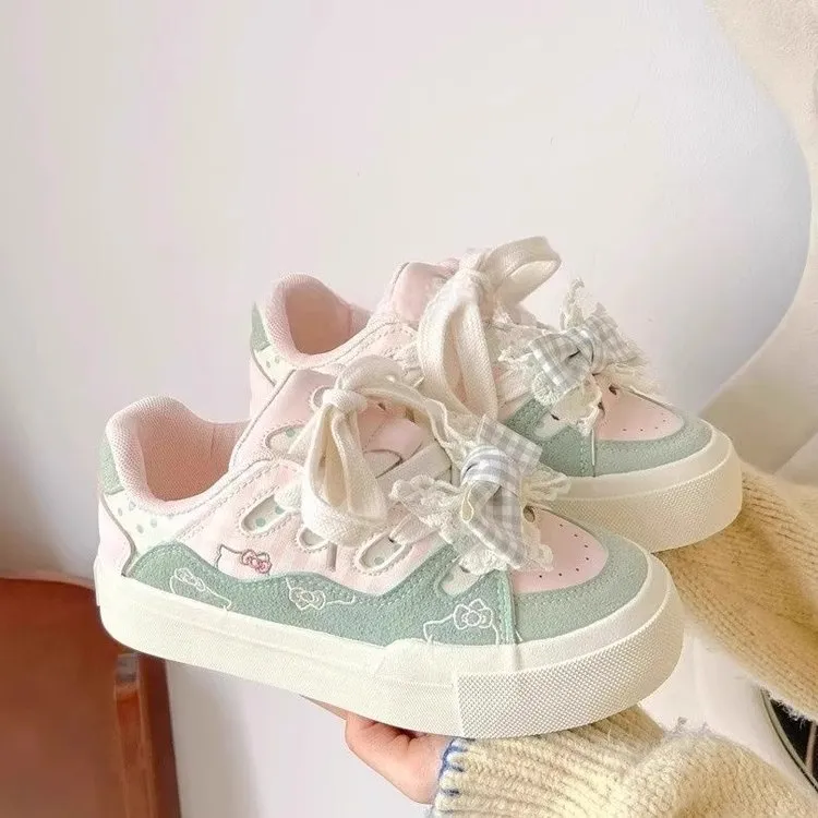 百搭小众鞋子女款爆款2025新款厚底小白鞋ins可爱卡通板鞋面包鞋