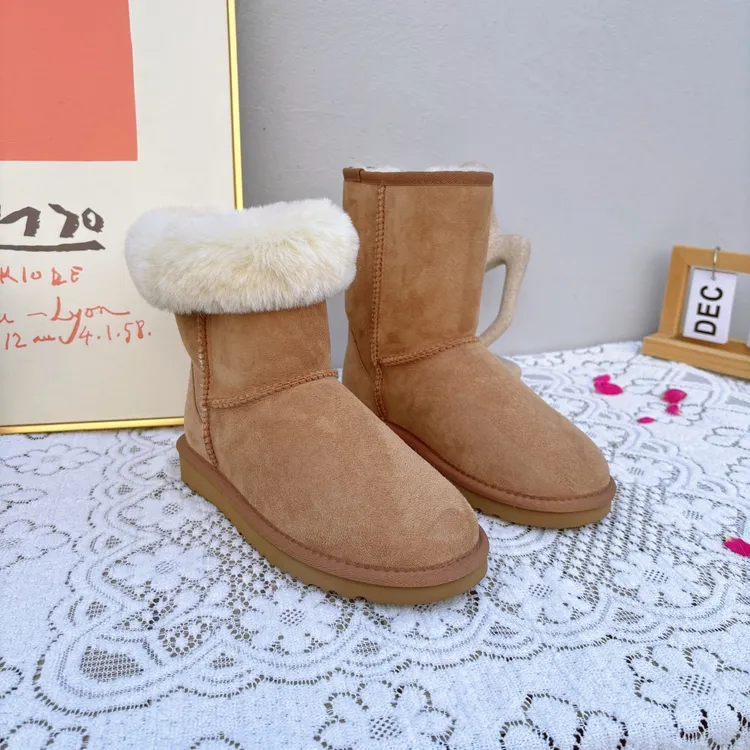 【平底5825】2025冬季经典加厚防滑雪地靴女士中筒皮毛一体东北加绒