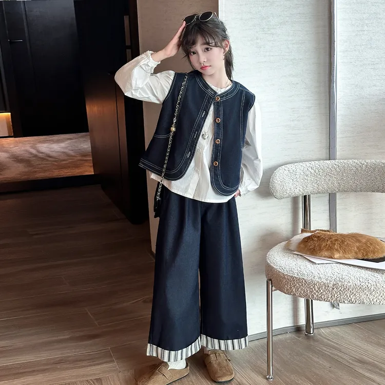 女童春秋套装2025新款中大童秋季学院风衬衫马甲牛仔裤森系三件套