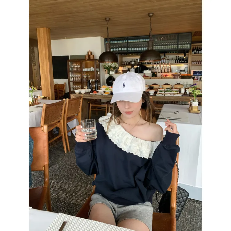 韩女法则 藏青色斜肩卫衣女2025新款设计感蕾丝花边小众长袖上衣