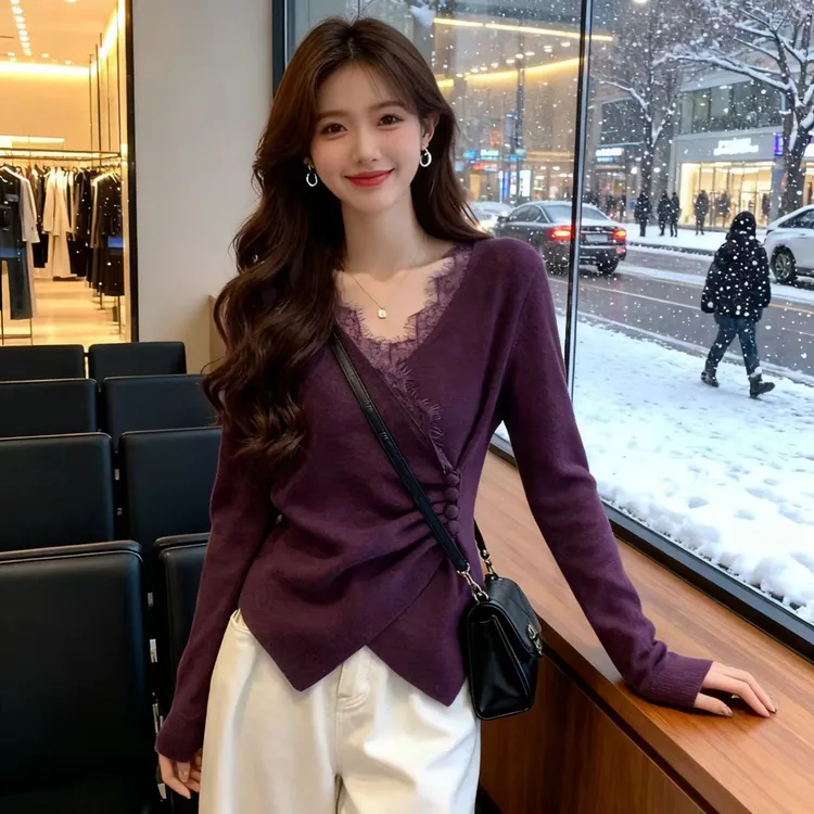 新款大码女装显瘦遮肉设计感V领蕾丝拼接打底慵懒感上衣百搭春秋