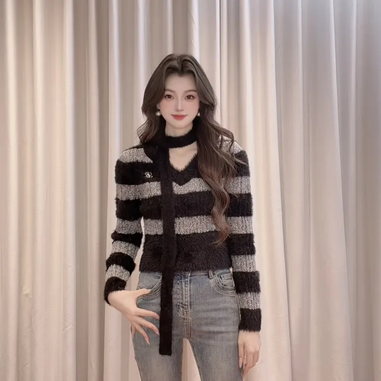 IEF/爱依服2025新款冬季时尚气质条纹设计师毛织上衣