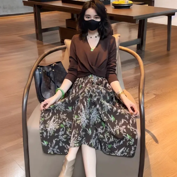 高级感假两件连衣裙女2025春季新款时尚碎花百搭网红洋气炸街女装