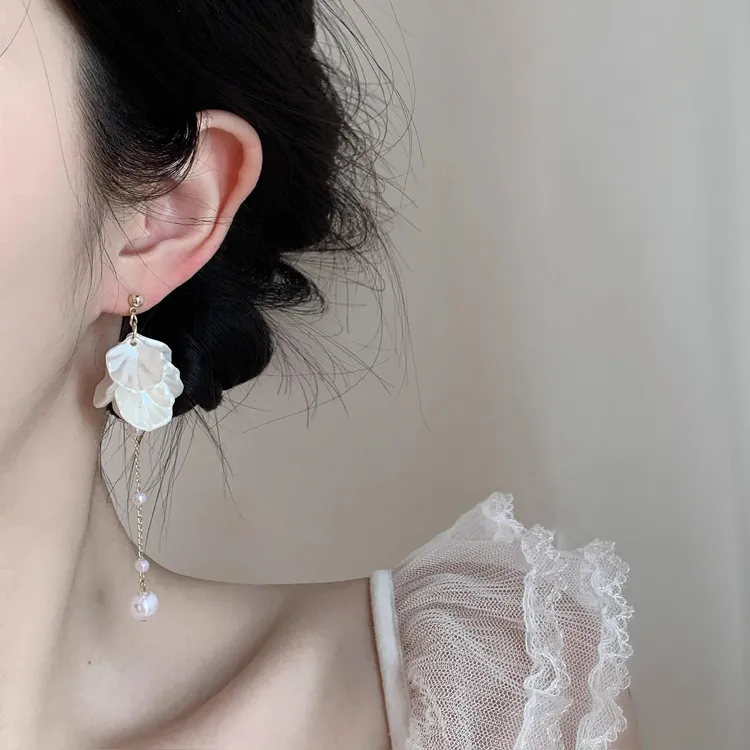 铜合金亚克力耳饰 「贝壳诗」白色花瓣长款气质流苏耳环无耳洞耳夹