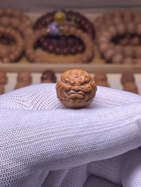 18左右猴头核桃双獠牙恶僧（有正常封口线）