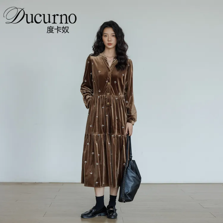 法式轻熟风贵气V领连衣裙女春秋2025新款气质高级感洋装显瘦长裙