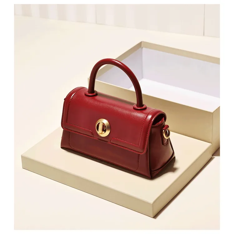 GXFMOD小众设计高级质感红色小方包女2025新款通勤手提斜挎新娘包