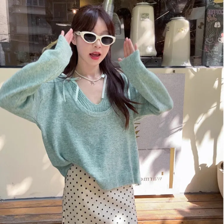 浅绿色假两件挂脖针织衫女秋季新款小个子韩系穿搭慵懒松弛感上衣