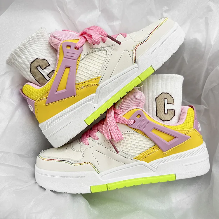 鞋子女款爆款2025新款ins多巴胺板鞋百搭网红潮流超轻情侣运动鞋