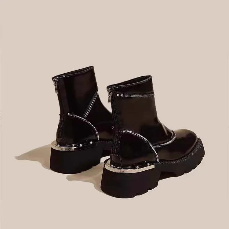 冬季新款女士厚底复古英伦风秋冬方头切尔西靴加绒金属机能感百搭