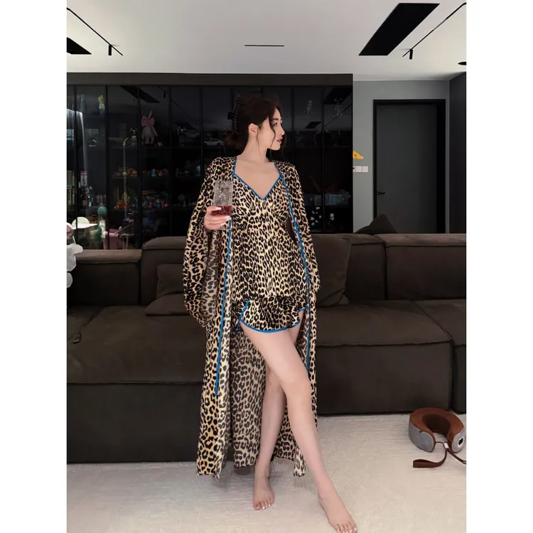 法式纯欲性感豹纹冰丝睡衣女春秋新款大码家居服开衫吊带三件套