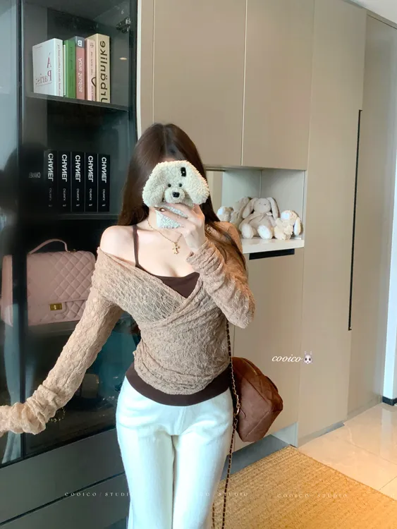纯欲辣妹性感V领修身收腰长袖镂空微透蕾丝衫短款上衣+吊带上衣
