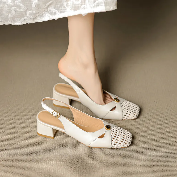 时装凉鞋女夏2025新款一字式扣带法式复古粗跟百搭中跟镂空洞洞鞋