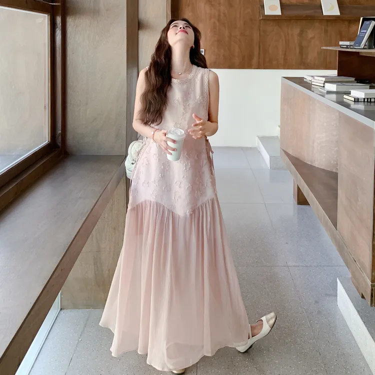 粉色蕾丝花边网纱拼接连衣裙女2025夏季新款法式温柔风无袖背心裙
