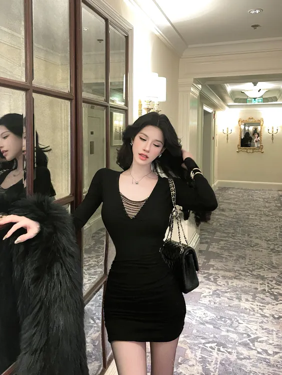 【雾非雾】时尚性感黑色蕾丝拼接V领长袖连衣裙女气质显瘦收腰短裙