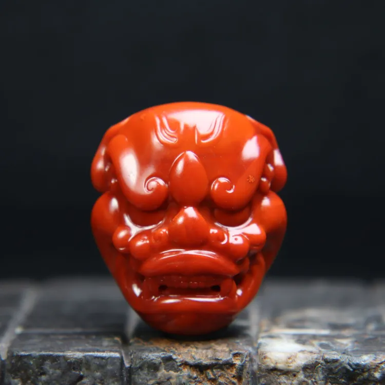 天然原矿南红兽面守护吊坠