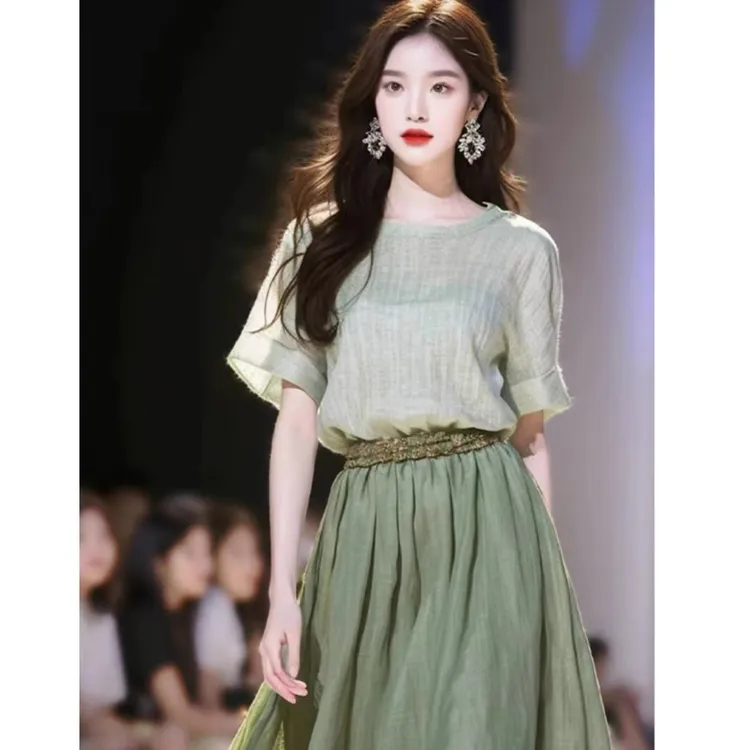 夏季圆领衬衫女装松弛感穿搭半身裙超好看海边度假两件套绝美上衣