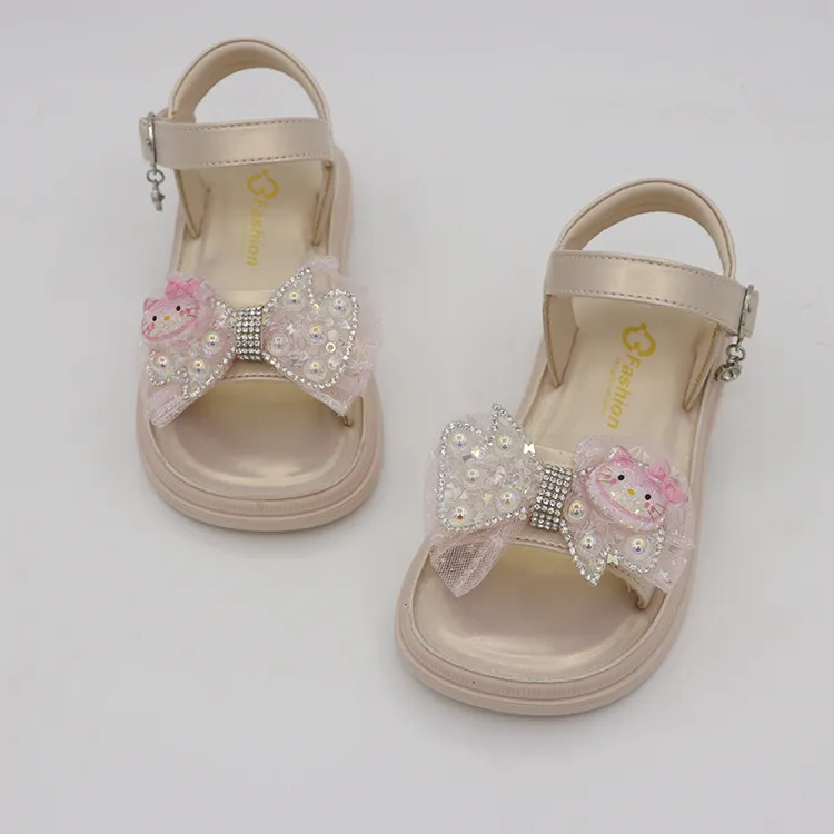 女童凉鞋新款夏季防滑露趾沙滩凉鞋可爱公主鞋水钻软底小女孩凉鞋