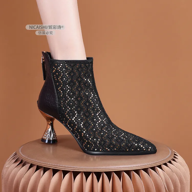 2025年新款欧美满钻中跟短靴女黑色配旗袍的鞋子闪闪尖头气质3435