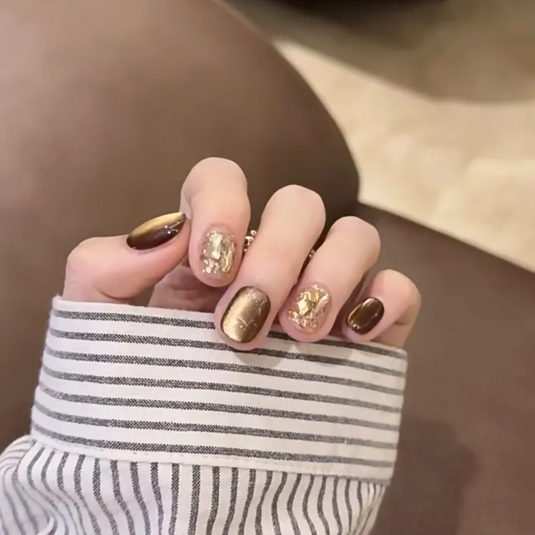 【焦糖碎钻】秋季新款纯手工穿戴甲琥珀流光碎钻猫眼高级显白美甲