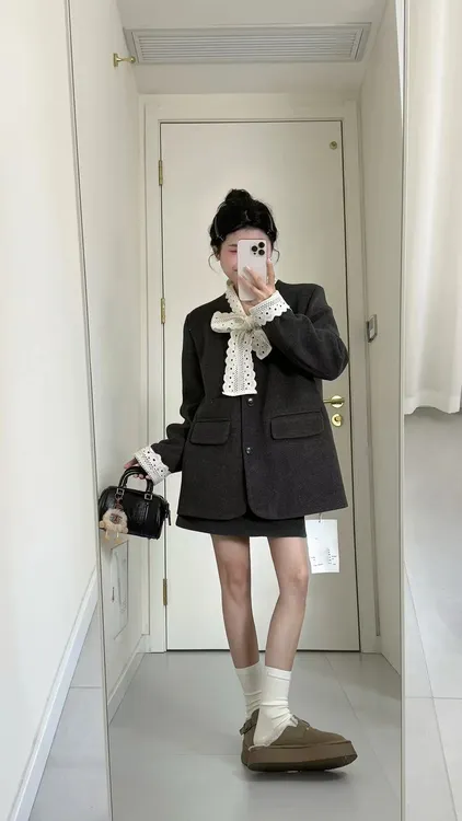 2025冬季新款韩系穿搭蕾丝拼接毛呢西装外套搭配短裙气质两件套女