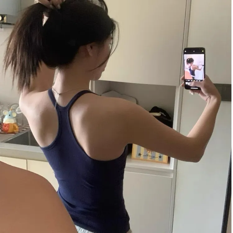 纯欲风百搭休闲背心女带胸垫固定一体透气杯运动瑜伽舒适美背背心