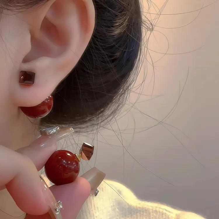 合金耳饰 安克拉红色珠珠复古耳钉2025年新款爆款耳环高级感耳饰