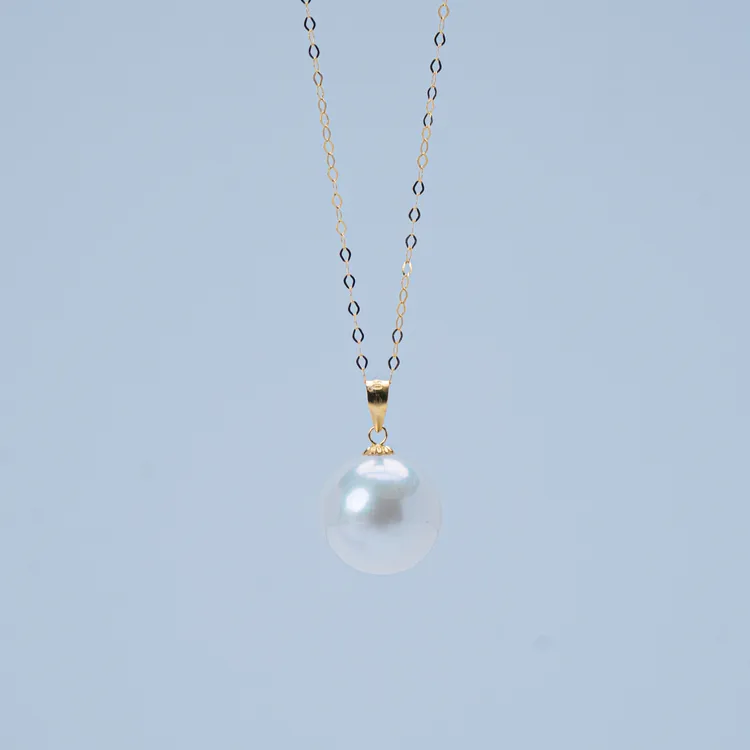 18K金瓜子扣白色强光淡水珍珠10-11mm