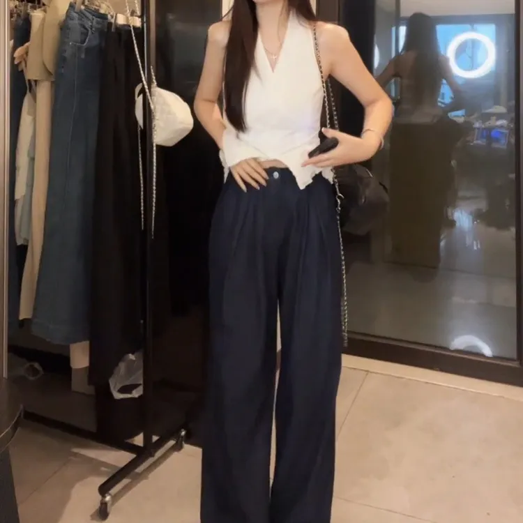 蕾丝花边白色V领吊带挂脖背心+高腰百搭直筒休闲长裤LK2502639