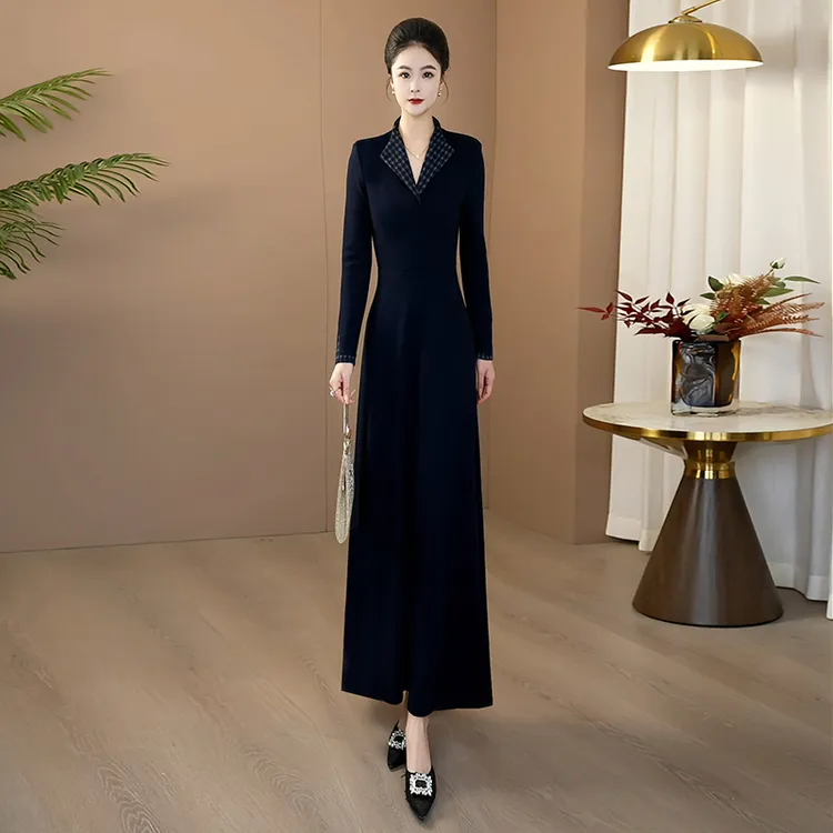 秋冬高端简约设计感连衣裙2025新款时尚显瘦收腰大摆长袖长裙227