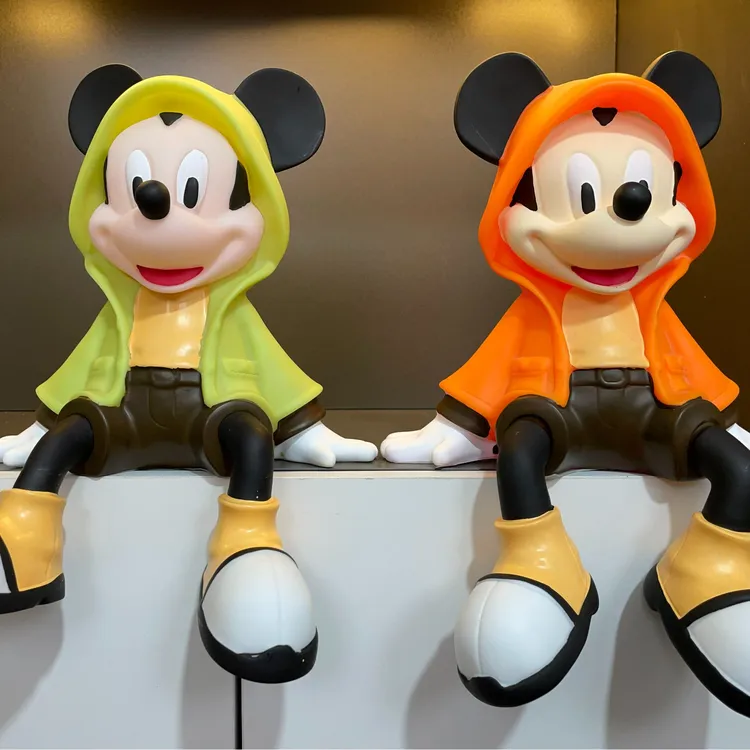 新款坐姿披风米奇客厅家居玄关电视柜桌面酒柜摆件卡通创意装饰