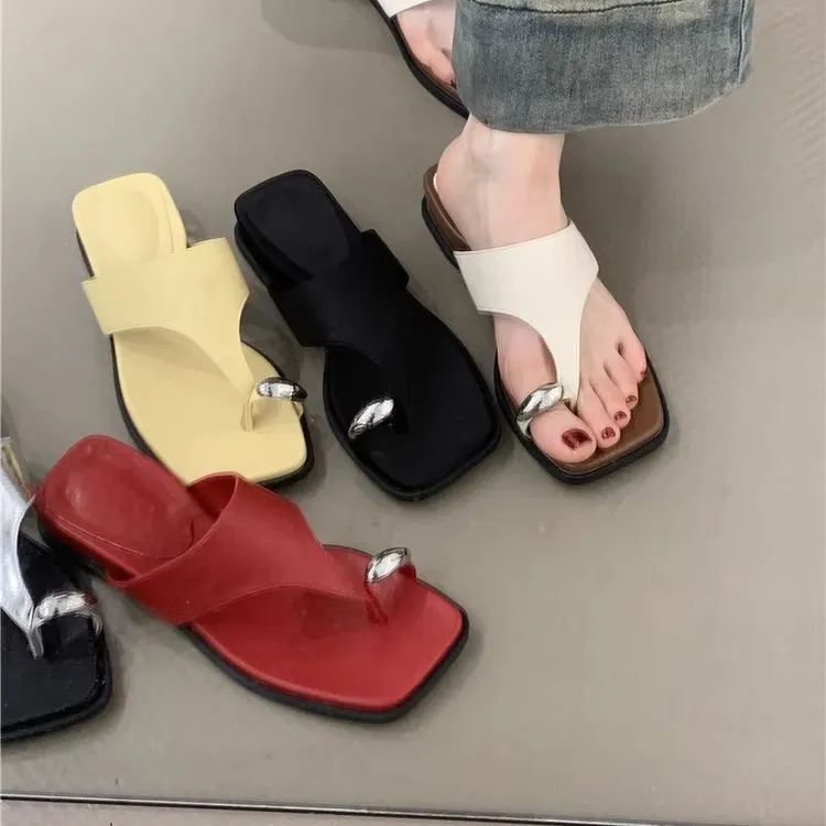 UHCK设计感小众凉鞋女2025夏季法式气质优雅银色金属扣套趾度假沙