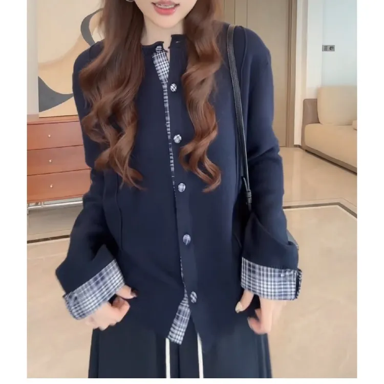韩系气质独特小众设计感显瘦线条开衫拼接格子针织衫LK2506372