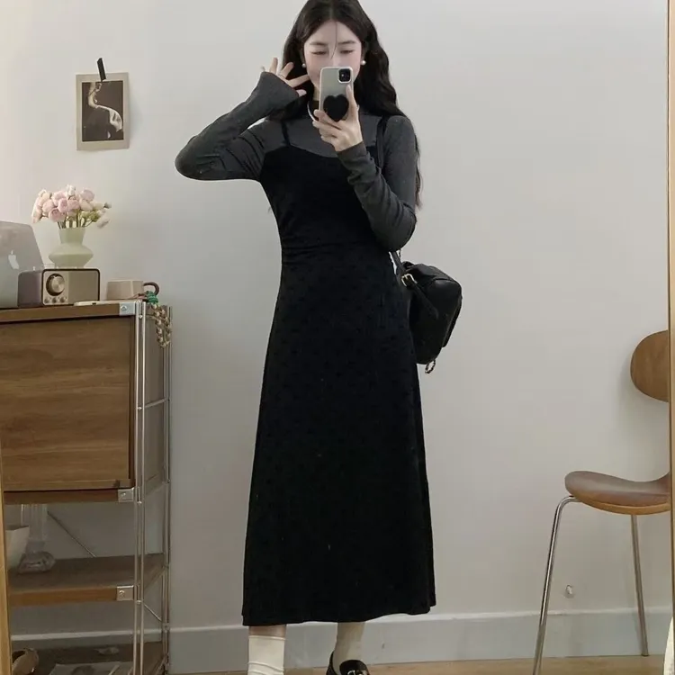 秋季新款时尚半高领长袖针织连衣裙假两件黑色显瘦气质法式长裙女
