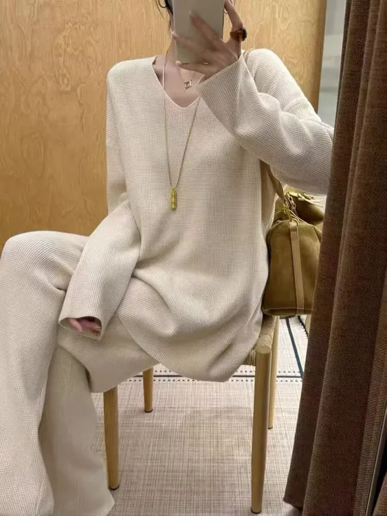 孕妇套装秋冬新款松弛感慵懒风V领针织孕妇上衣+可调阔腿裤两件套