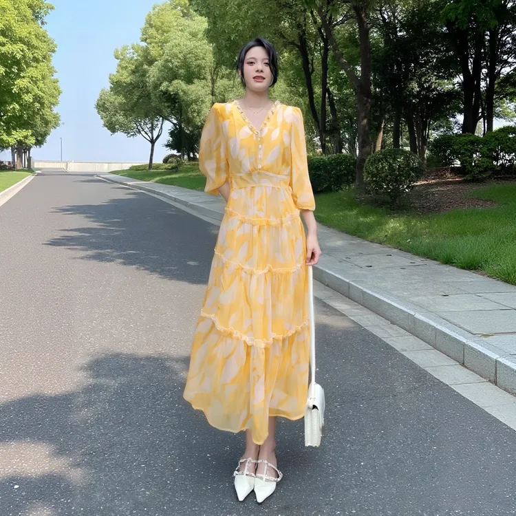 B【有里布】2025新款夏季高端气质V领黄色印花度假连衣裙女D1544
