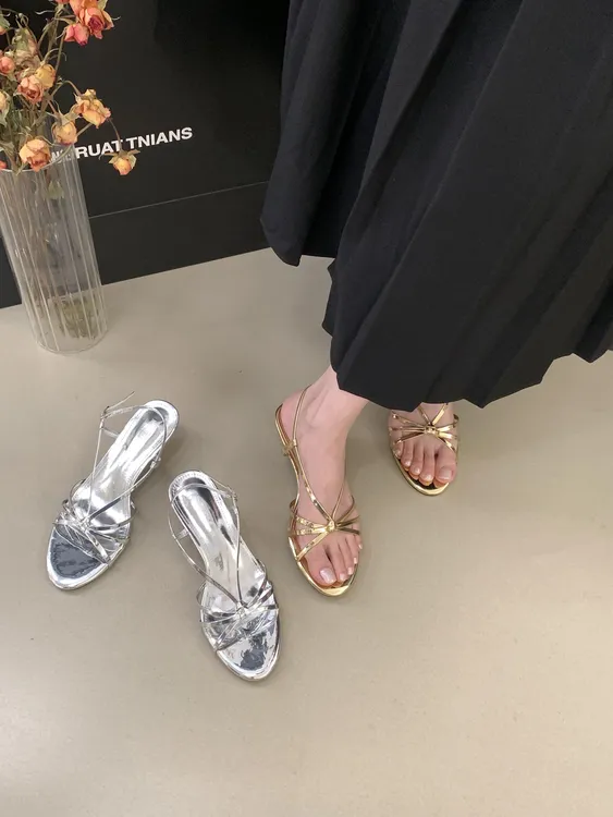 法式晚风配裙高跟鞋银色凉拖鞋女款夏季度假风金色仙女凉鞋罗马鞋