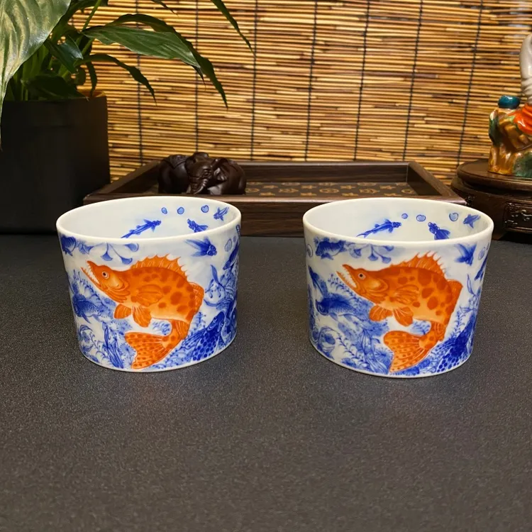 【四悦茶陶】青花矾红鱼藻容天杯 景德镇茶具手工手绘