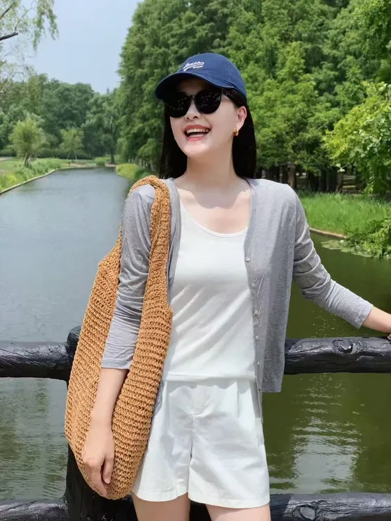 【水云间】韩系夏季温柔知性高级感灰色针织开衫白色吊带高腰白短裤