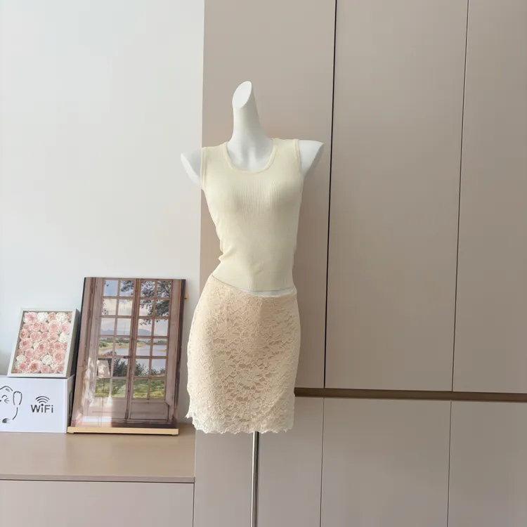 娇软姐姐白色蕾丝包臀短裙女温柔气质感弹力含裤里半裙