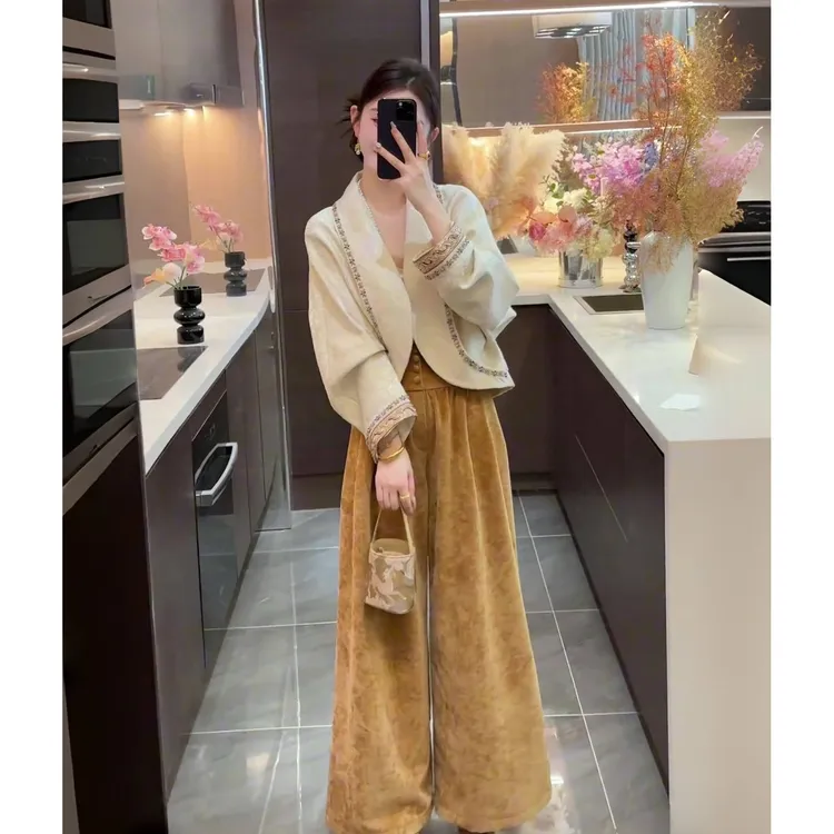周粥星辰2025中式设计款茧型提花刺绣外套夹棉保暖阔腿裤套装1062