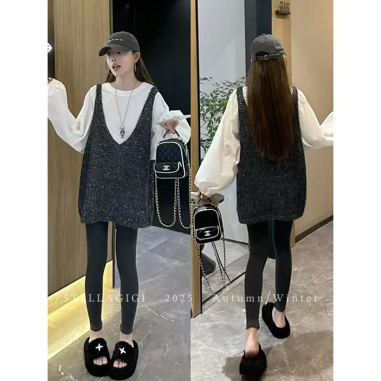 SG / 杨依姗 AW时髦精叠穿 V领细闪亮片针织背心T-20251369