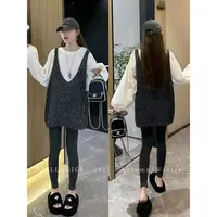 SG / 杨依姗 AW时髦精叠穿 V领细闪亮片针织背心T-20251369