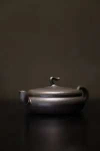 林嬿作品-八宝-天青色-潮州手拉壶