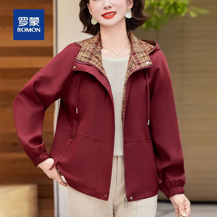 罗蒙妈妈秋装短款连帽风衣外套2025新款中老年人女装春秋夹克上衣