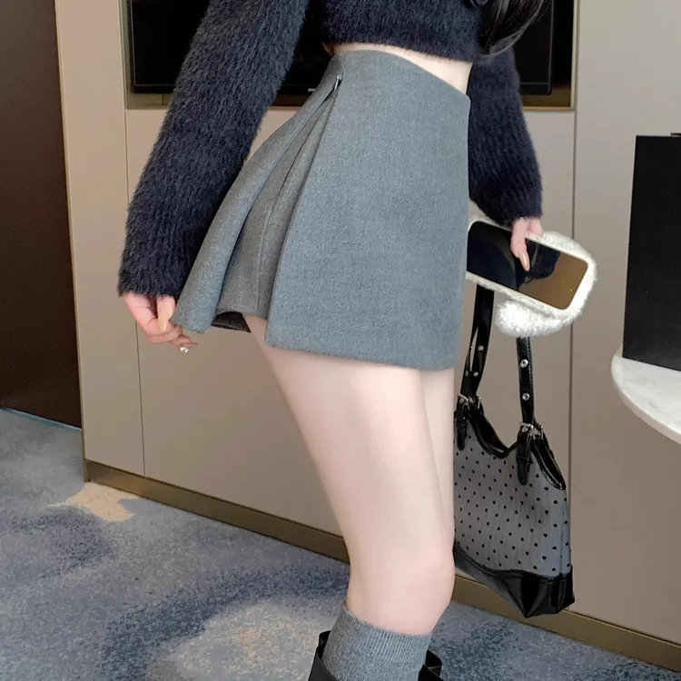 灰色毛呢半身裙女春秋2025新款高腰显瘦a字包臀半裙止步超短裙裤