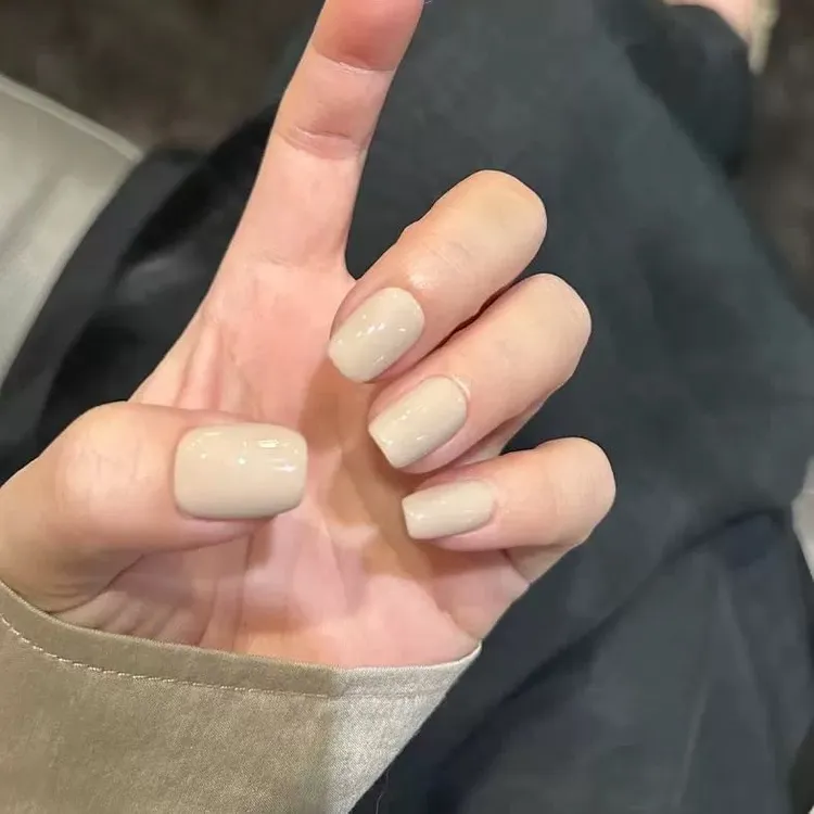 【夏日ins风奶白色】纯手工穿戴甲甲片美甲纯欲显白秋冬款款式纯色